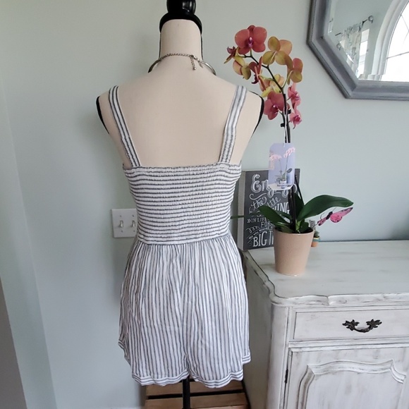 Striped Romper with Contrast Stitching - Picture 4 of 5